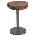 Príručný stolík je vyrobený z masívneho dreva akácie a surového kovu