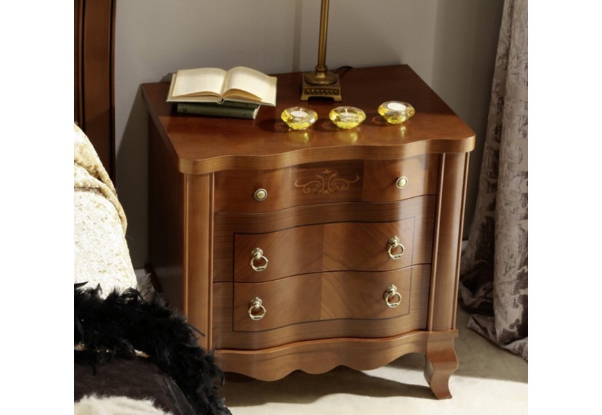 Luxusný zdobený rustikálny nočný stolík CASTILLA z masívu v klasickom štýle s 3mi zásuvkami