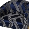 Art-Deco kreslo Pellia Azul v kr&aacute;ľovskej modrej s bielym vzorom na zlat&yacute;ch nožičk&aacute;ch 74cm
