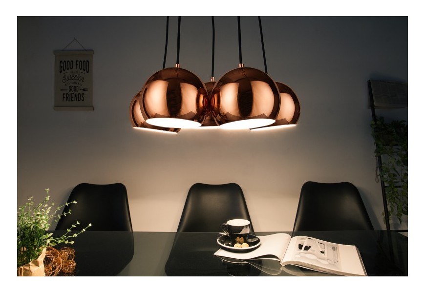 Štýlový dizajnový luster v art-deco štýle s piatimi poľogulovými lampami vo farbe rosegold