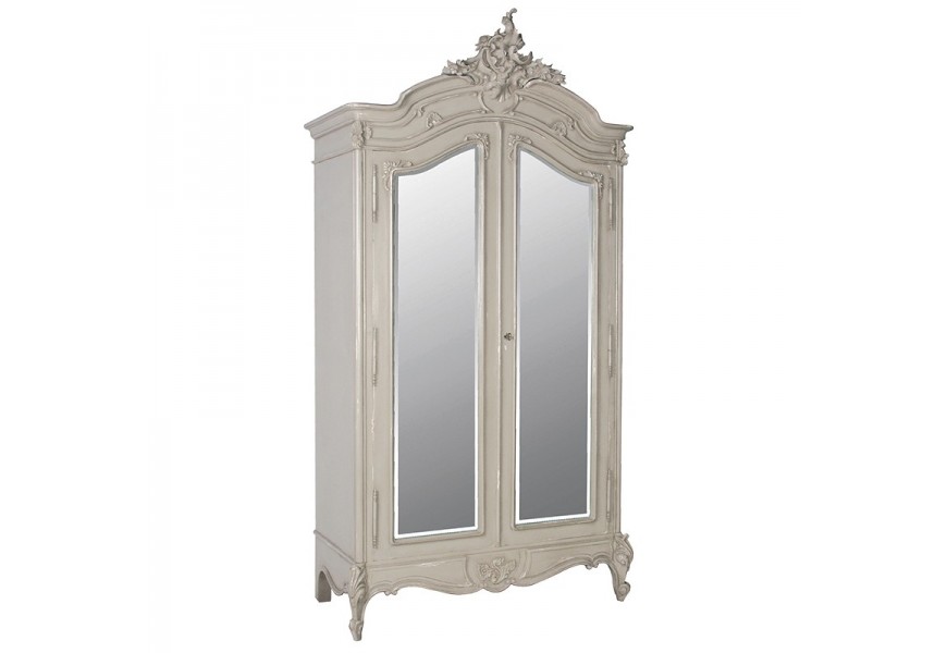 DIzajnová šatníková skriňa so zrkadlom vo vidieckom štýle na nožičkách v sivejj farbe s ručne vyrezávaným zdobením