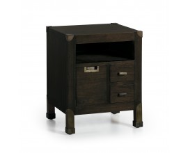 Luxusný nočný stolík M-Industrial v čiernej farbe z masívneho dreva mindi, so zásuvkami a s kovovými industriálnymi prvkami