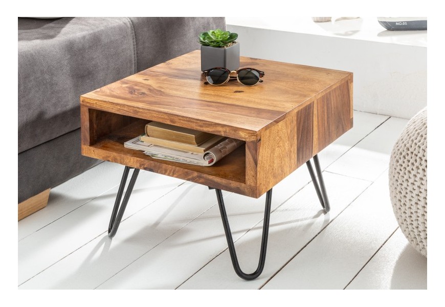 Masívny príručný stolík Leeds z retro štýle s kovovými nohami s poličkou