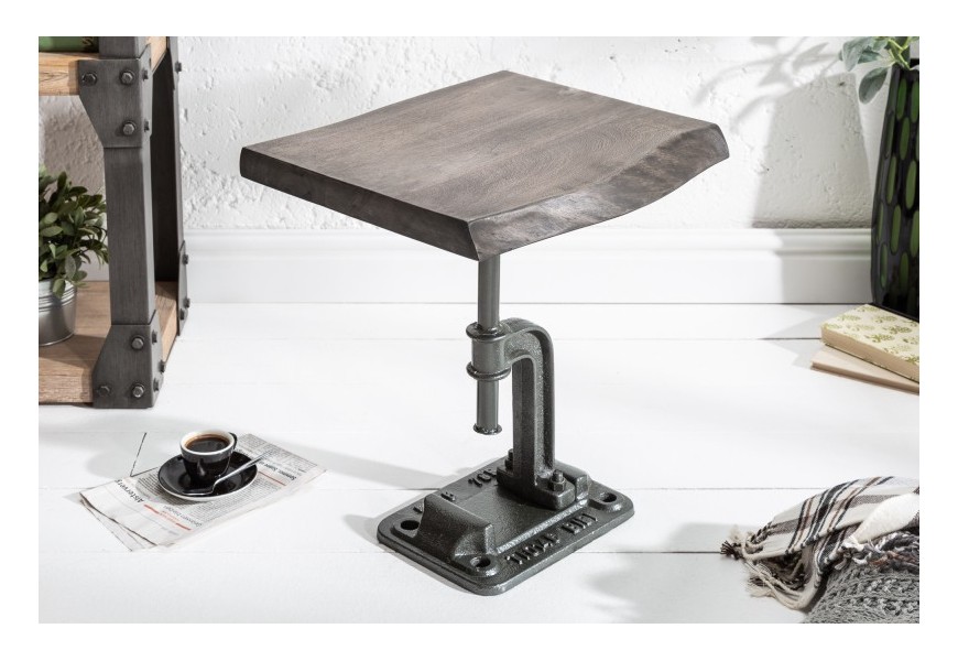 Nadčasová masívna taburetka Bali v sivej farbe