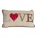 Moderný štýlový ľanový vankúš LOVE béžovej farby s farebným patchwork nápisom