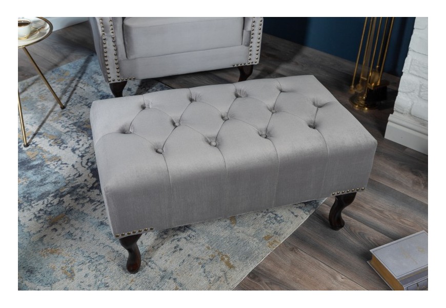 Chesterfield taburet Maldon zo zamatu