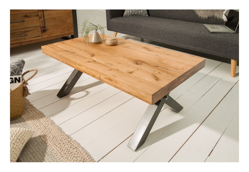 Dizajnový industriálny konferenčný stolík Adin z masívneho dubového dreva svetkohnedej farby a s kovovou konštrukciou