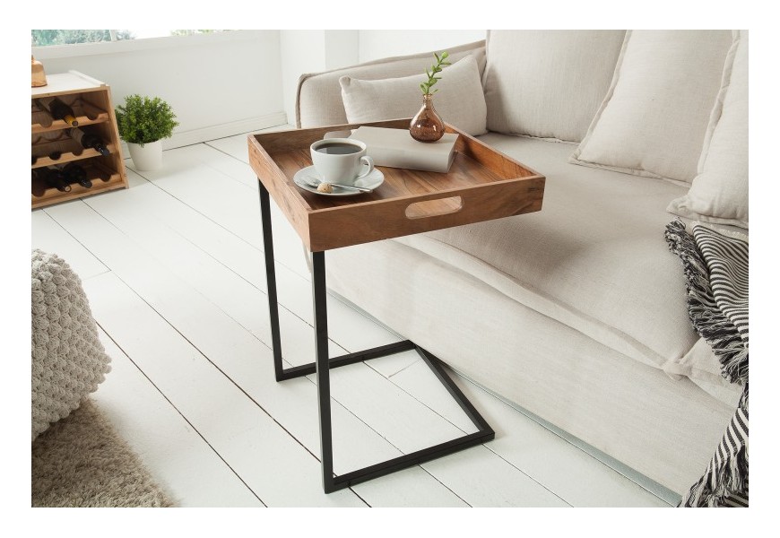 Dizajnová moderná konštrukcia príručného stolíka Ciano vyrobená z kovu čiernej farby