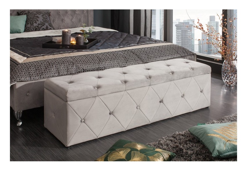 Dizajnov&yacute; zamatov&yacute; taburet Caledonia s &uacute;ložn&yacute;m priestorom 140cm strieborno siv&aacute;