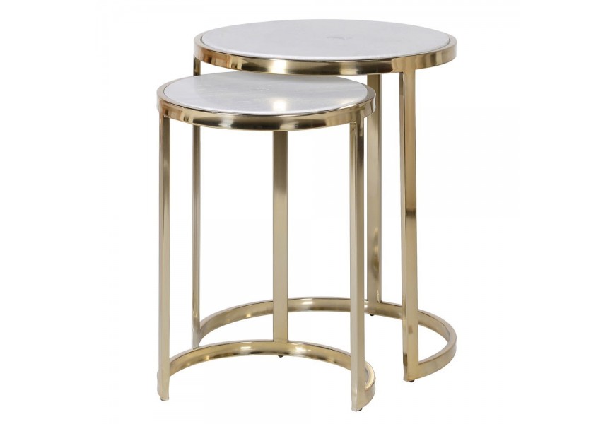 Biely mramorový set okrúhlych príručných stolíkov so zlatou konštrukciou v Art-deco štýle