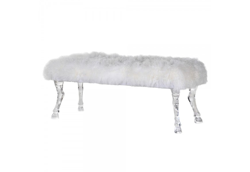 Luxusná štýlová lavica Bellzeba v bielej farbe s kožušinovým mongolským poťahom a s nohami v tvare kopýtok