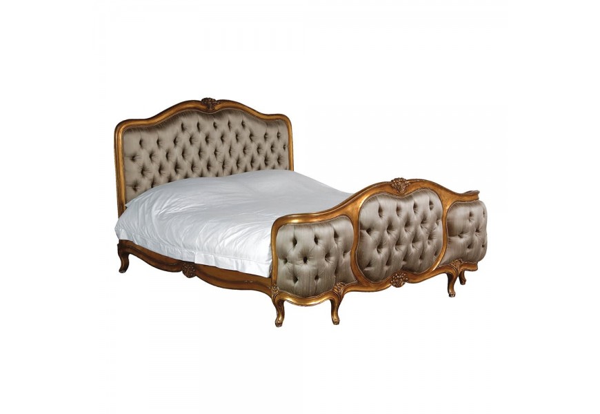 Luxusná manželská posteľ Versailles v zámockom štýle s rámom z masívu a so zamatovým strieborným poťahom