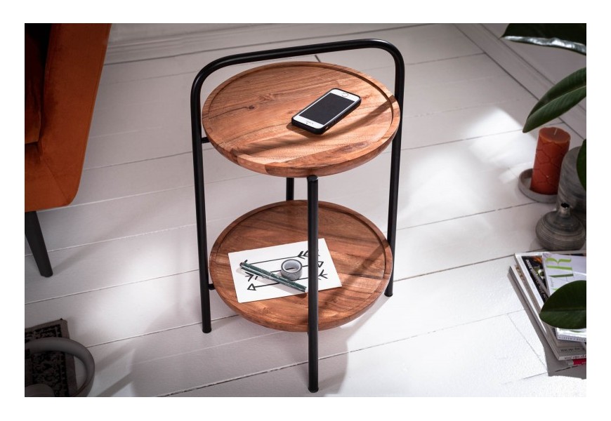 Dizajnový kruhový príručný stolík Relik s odkladacím priestorom z akácie na čiernej kovovej konštrukcii s madlom