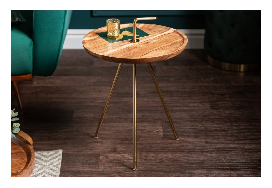 Kruhový dizajnový príručný stolík Gedling v art-deco štýle z masívneho agátového dreva so zlatými nohami a úchytom