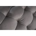 Chesterfield sedačka Modern Barock v sivom zamatovom poťahu so strieborn&yacute;mi nohami 275cm