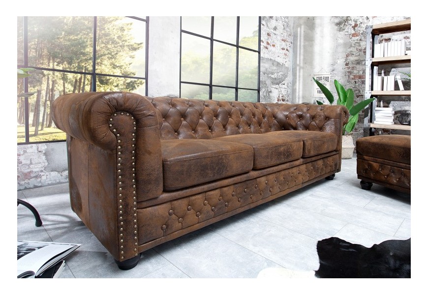 Luxusná vintage hnedá sedačka Antik s chesterfield prešívaním z kože s nitmi s čiernymi nožičkami 205 cm