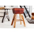 Štýlová vidiecka barová stolička Ardmair s kože a s nohami z masívneho dreva hnedej farby