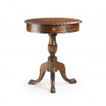 Rustikálny príručný okrúhly stolík v štýle chippendale tmavohnedý vyrezávaný