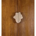 Klasická drevená skriňa Star s úložným priestorom 180cm