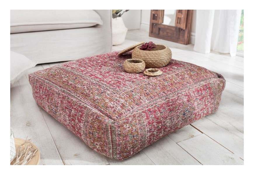 DIzajnový orientálny vankúš Loudaya štvorcového tvaru v červenej farbe