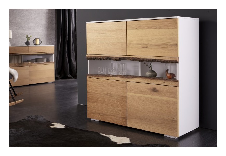 Mas&iacute;vna vysok&aacute; biela komoda Lush Oak so &scaron;tyrmi dubov&yacute;m dvierkami 100cm