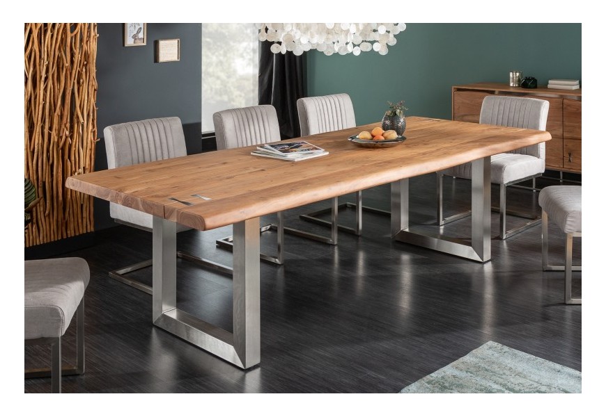 Dizajnový masívny jedálenský stôl Mammut z agátového dreva hnedej farby so sivými kovovými nohami