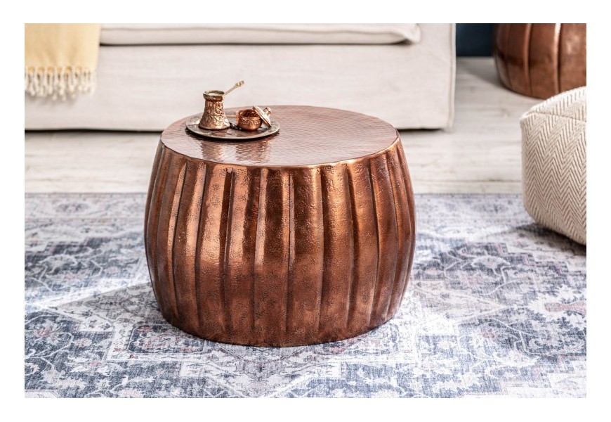 Kruhový luxsný konferenčný stolík Adassil v orientálnom štýle s bronzovým povrchom