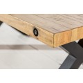 Industriálny jedálenský stôl Freya z masívneho dreva s čiernymi nohami z kovu 120cm