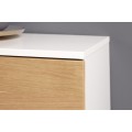 Mas&iacute;vna &scaron;irok&aacute; komoda Lush Oak so z&aacute;suvkami a dvierkami s bielou kon&scaron;trukciou 180cm