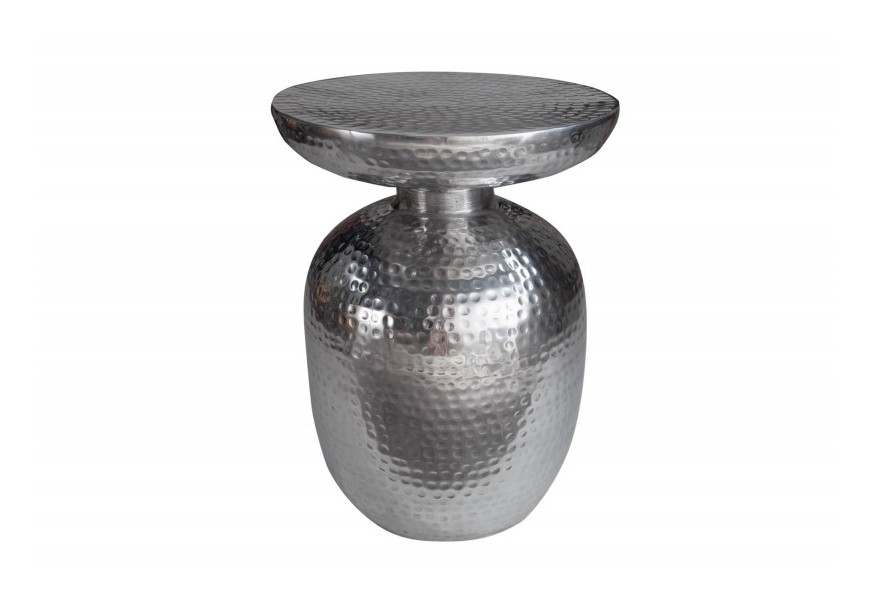 Štýlový orientálny okrúhly príručný stolík so stojanom na dáždniky Siliguri v striebornom prevedení s kladivkovým povrchom