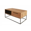 Masívny hranatý konferenčný stolík Linear s úložným priestorom z dreva akácie s čiernou kovovou konštrukciou