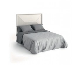 Masívna luxusná posteľ Estoril s hranatým čelom a čalúneným rámom na matrac 135/150/180cm