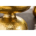 Orientálny okrúhly príručný stolík Siliguri v zlatom prevedení s kladivkovým povrchom 36cm