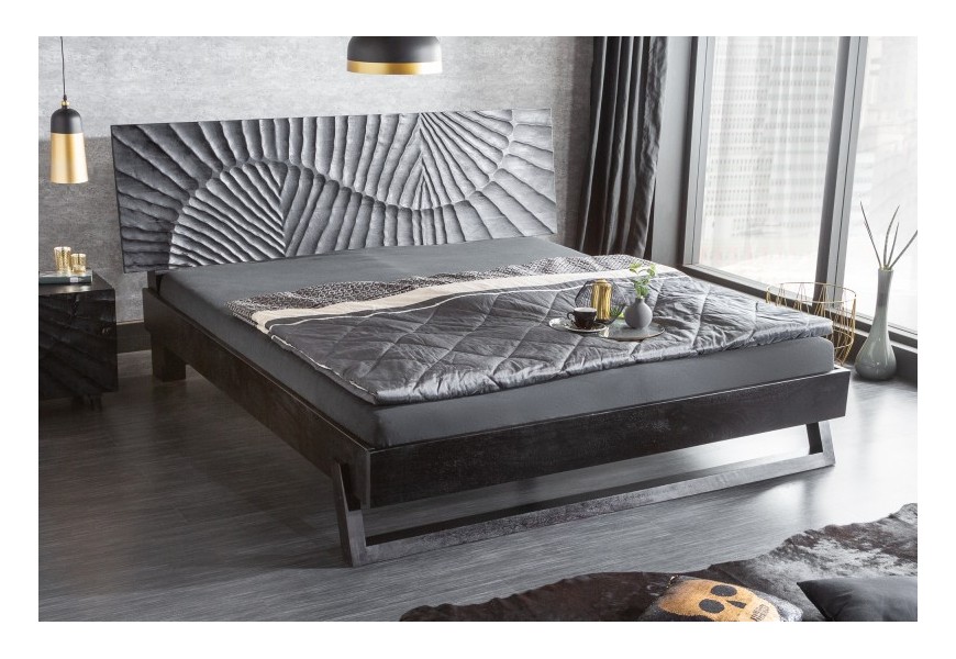 Moderná luxusná masívna manželská posteľ Cumbria v čiernej farbe na matrac 180x200cm