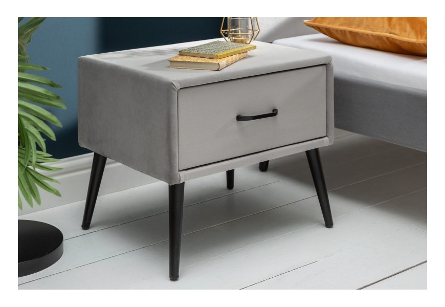 Retro nočný stolík Ribble zo sivého zamatu s čiernymi kovovými nožičkami 45cm