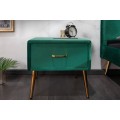 Art-deco nočn&yacute; stol&iacute;k Ribble zo smaragdovozelen&eacute;ho zamatu so zlat&yacute;mi prvkami 45cm