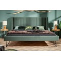 Dizajnová čalúnená manželská posteľ Taxil Mode s poťahom v zelenej farbe 160x200cm