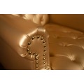 Chesterfield dizajnov&eacute; kreslo Royal z ekokože zlatej farby 189cm