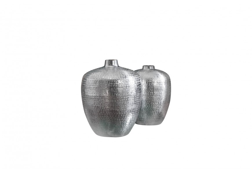 Orientálny set dvoch kovových váz Retrivee so strieborným kladivkovým povrchom 33cm
