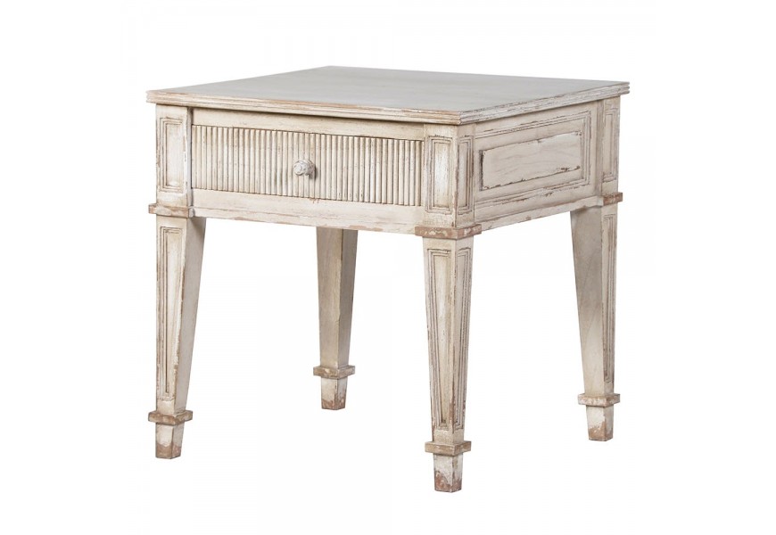 Štýlový krémový vintage nočný stolík Celene Rode so zásuvkou s vyrezaváním na nožičkách