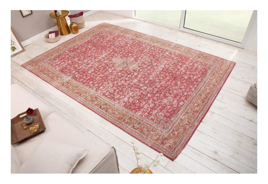 Dizajnový koberec Adassil obdĺžnikového tvaru s orientálnym vzorom v červených tónoch