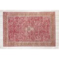 Orientálny koberec Adassil červenej farbe s ornamentálnym zdobením 350cm