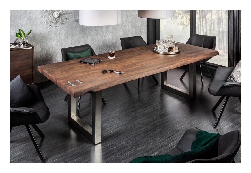Štýlový jedálenský stôl Hege z masívneho agátového dreva hnedej farby s kovovými nohami