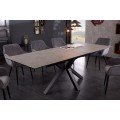 Štýlový industriálny jedálenský stôl Callandra vysúvateľný s betónovým efektom a kovovými nohami