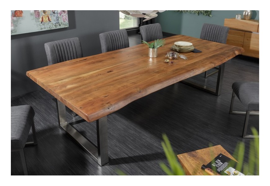 Dizajnový masívny jedálenský stôl Mammut z agátového dreva hnedej farby s antracitovými kovovými nohami