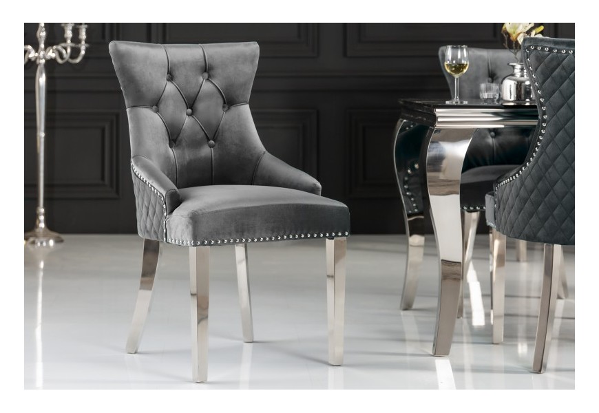 Zámocká chesterfield stolička Eleanor v sivej farbe zo zamatu 97cm s klopadlom