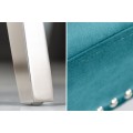 Zámocká chesterfield stolička Eleanor v tyrkysovej farbe zo zamatu 97cm