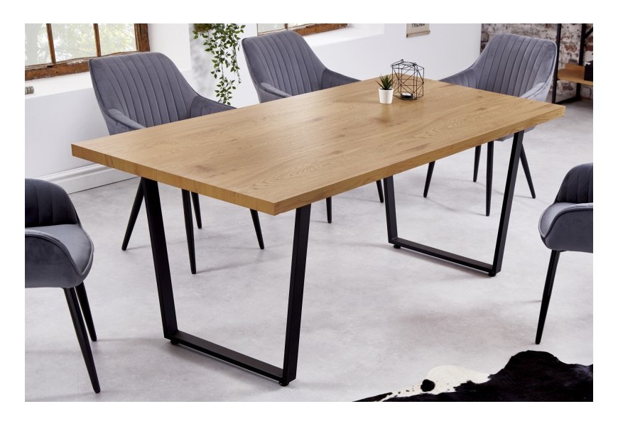 Dizajnový drevený jedálenský stôl Westford v industriálnom štýle s kovovou konštrukciou