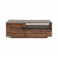 Štýlový moderný konferenčný stolík Alana z masívu hnedej farbys dvierkami a poličkami