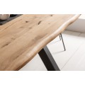Industriálny jedálenský stôl Andala z masívneho dreva s čiernymi kovovými nohami 200cm 